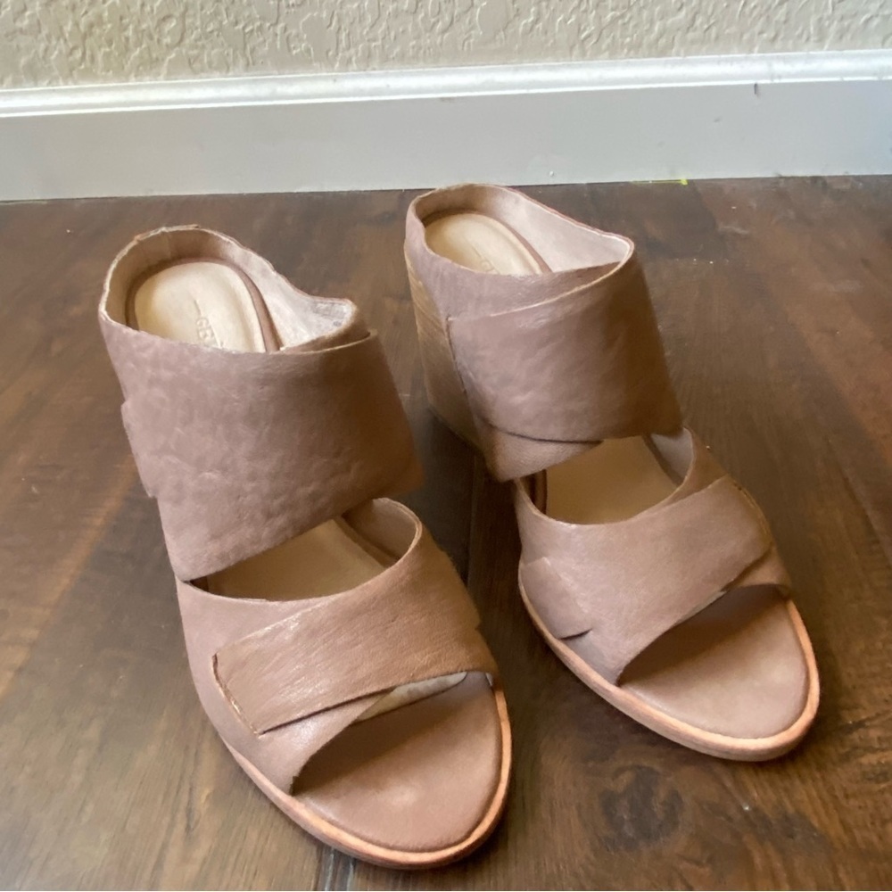 Anthro Geewawa Banjo Mule Tan Buttery Leather Strap Open Toe Chic Heel Sz 7.5